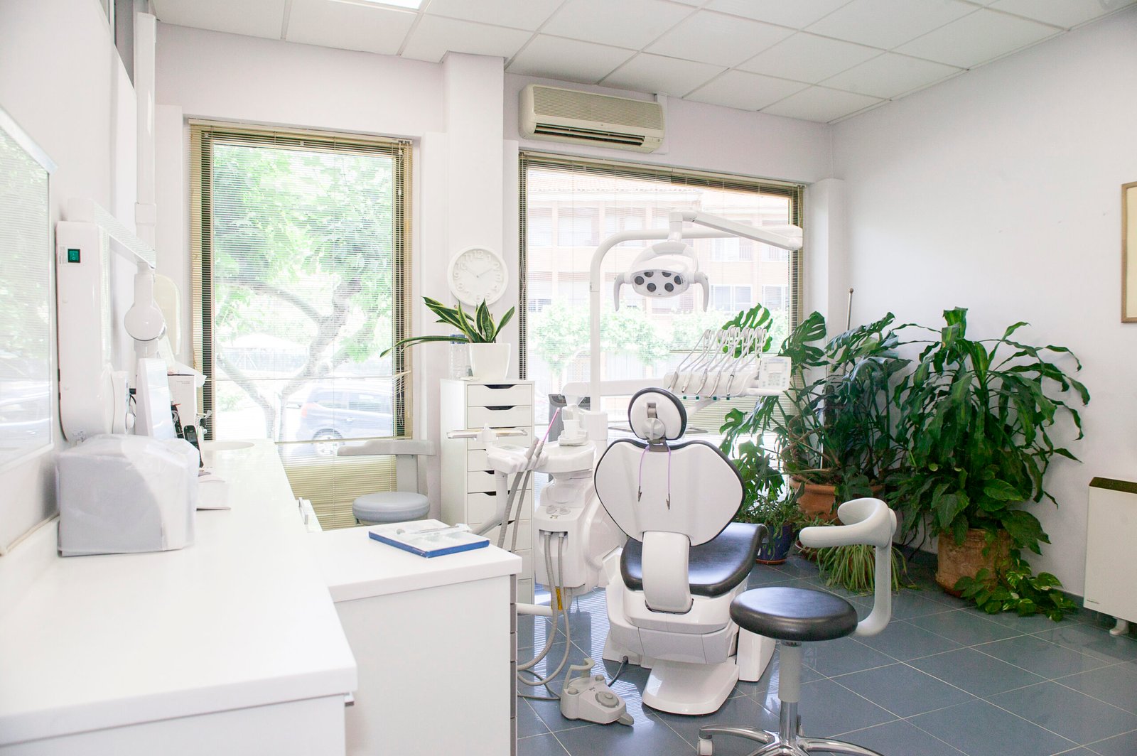 Gabinete dental equipado