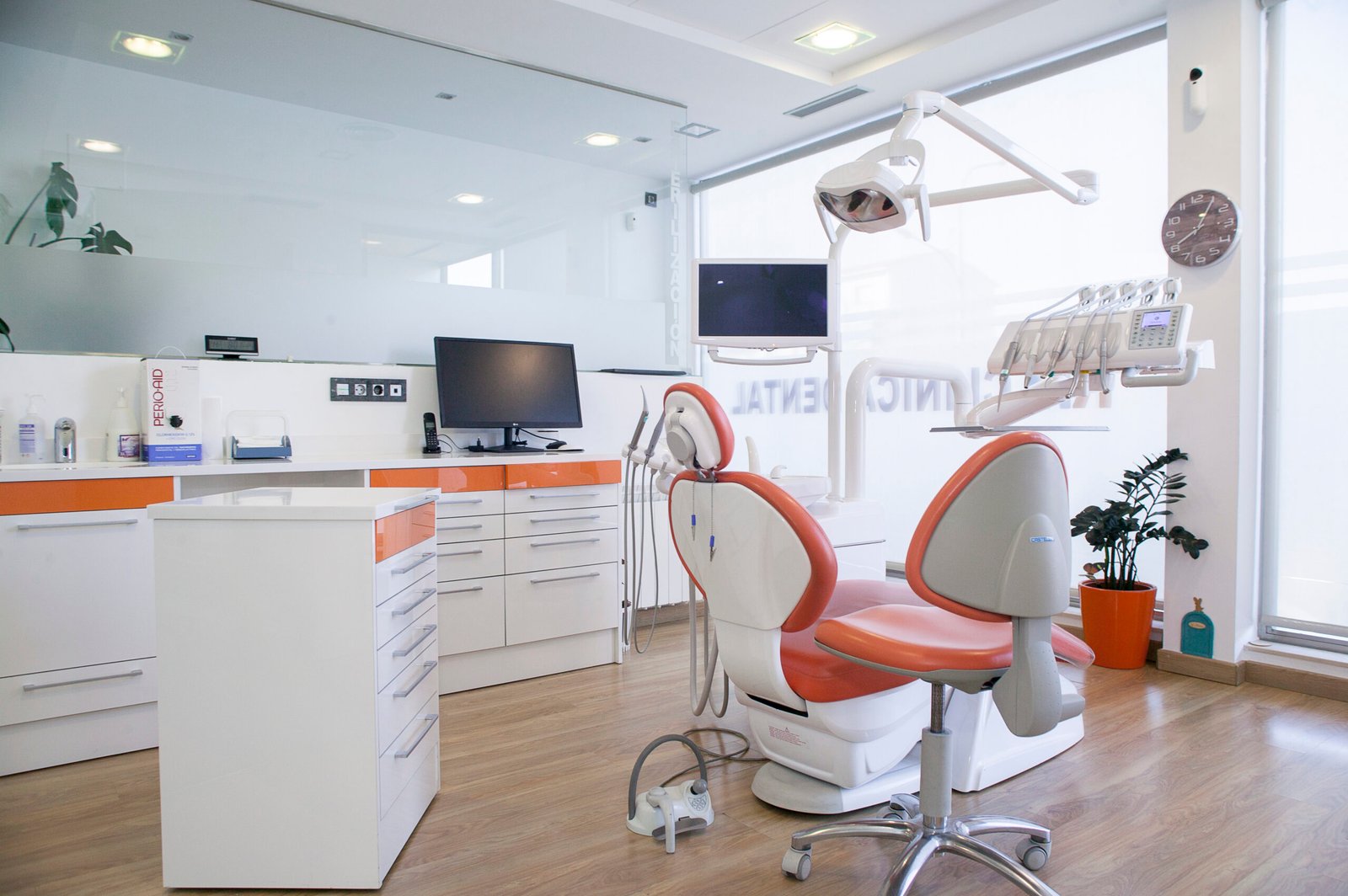 Recepción de la clínica dental en Paseo de Recoletos